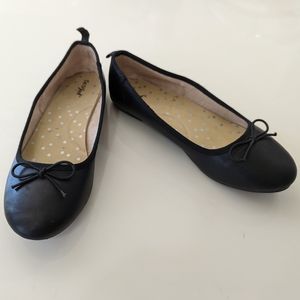 Girls black flats